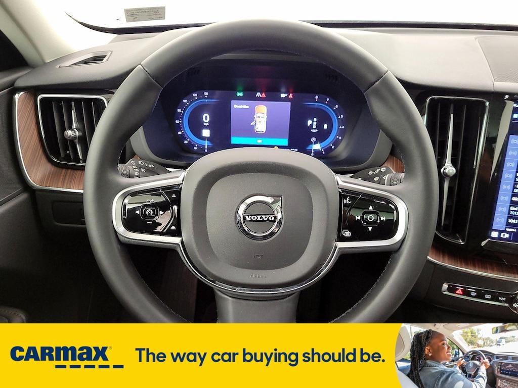 used 2023 Volvo XC60 car, priced at $30,998