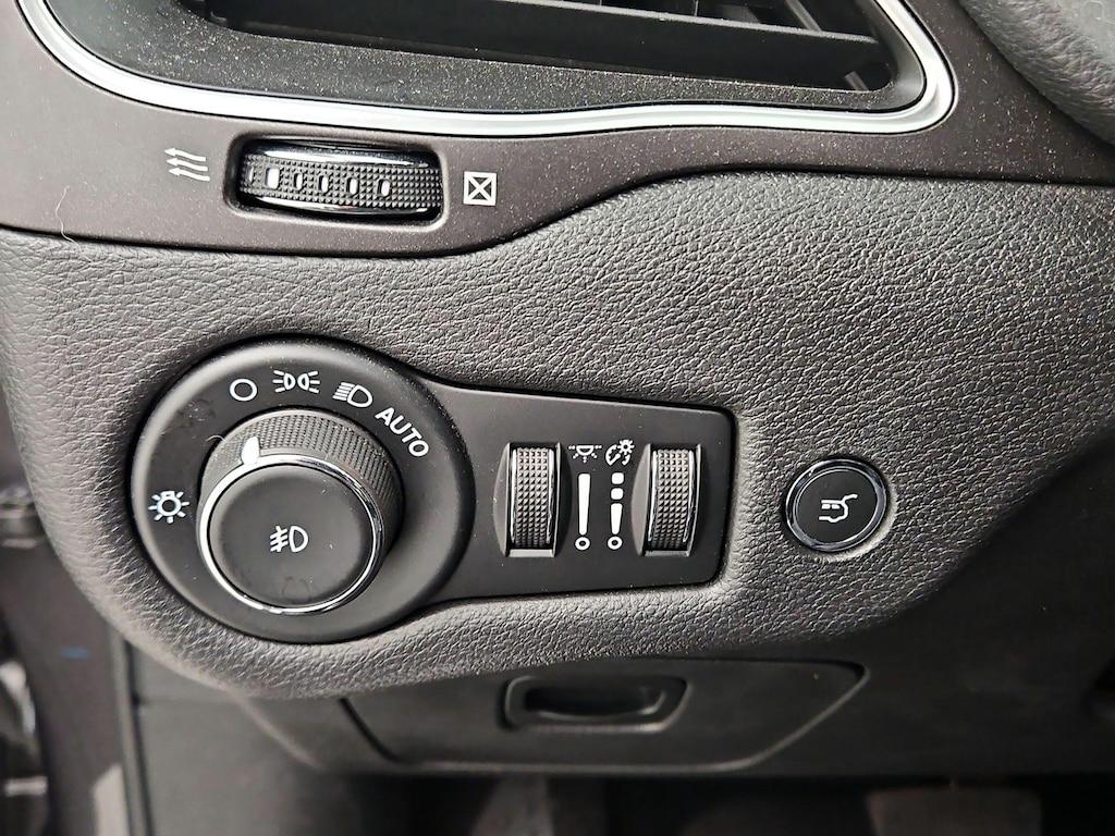 used 2021 Jeep Cherokee car, priced at $23,998