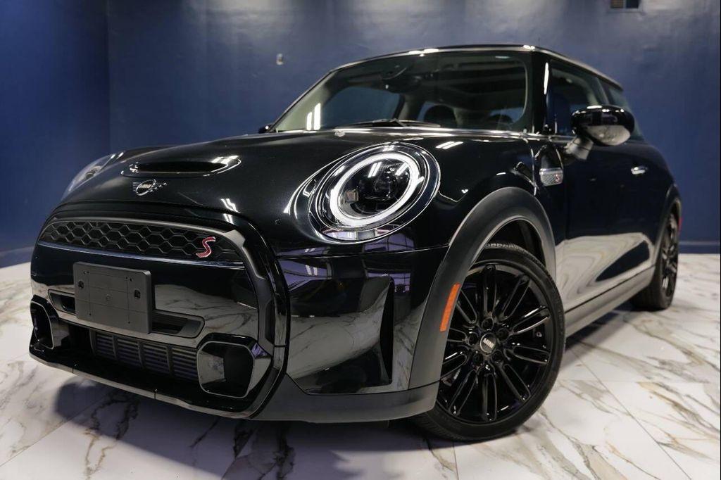used 2023 MINI Hardtop car, priced at $27,999