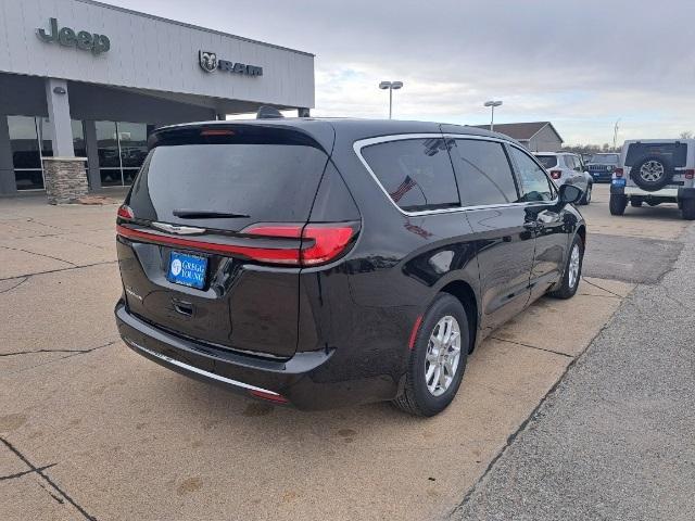 new 2024 Chrysler Pacifica car, priced at $42,619