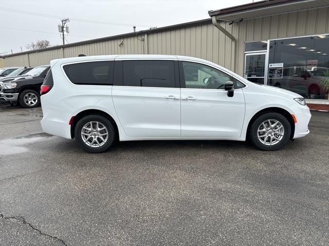 new 2024 Chrysler Pacifica car, priced at $41,215