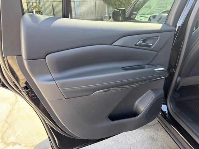 new 2026 Chevrolet Traverse car, priced at $44,146