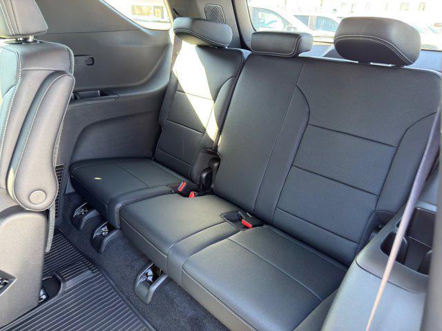 new 2026 Chevrolet Traverse car, priced at $44,106