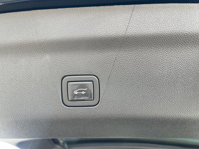 new 2025 Chevrolet Suburban car, priced at $92,060