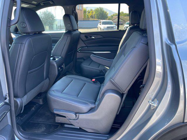 new 2025 Chevrolet Traverse car, priced at $42,510