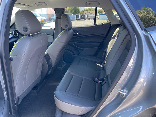 new 2025 Chevrolet Trax car