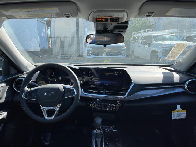 new 2025 Chevrolet Trax car