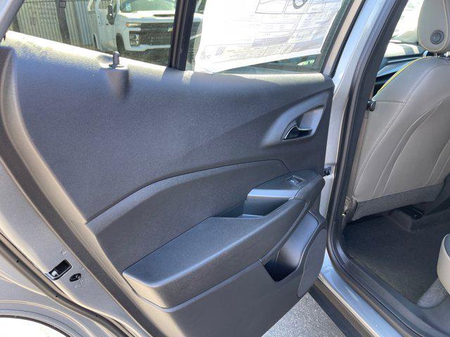 new 2025 Chevrolet Trax car