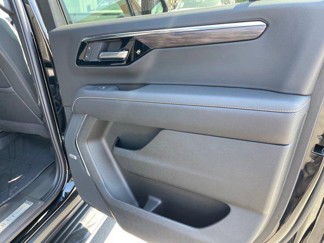 new 2025 Chevrolet Suburban car, priced at $76,540