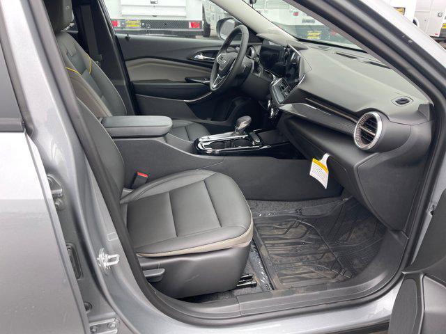 new 2025 Chevrolet Trax car, priced at $26,220