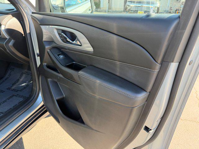 used 2023 Chevrolet Traverse car, priced at $29,805