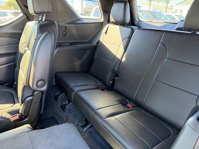 used 2023 Chevrolet Traverse car, priced at $29,805