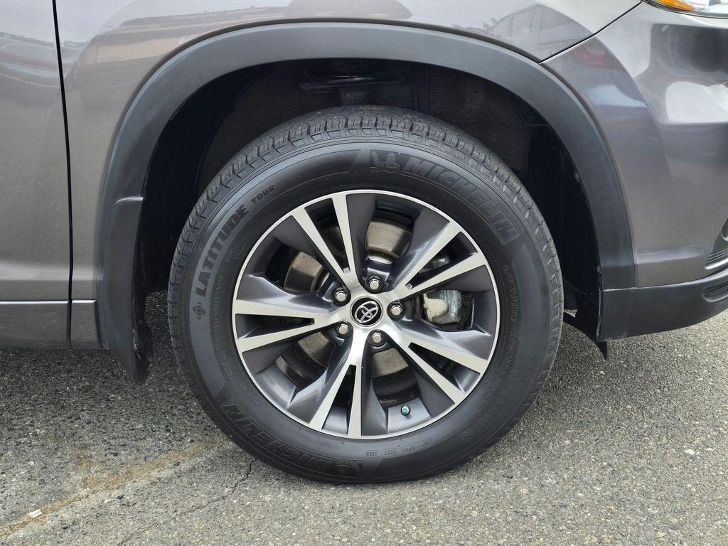 used 2016 Toyota Highlander car, priced at $17,950