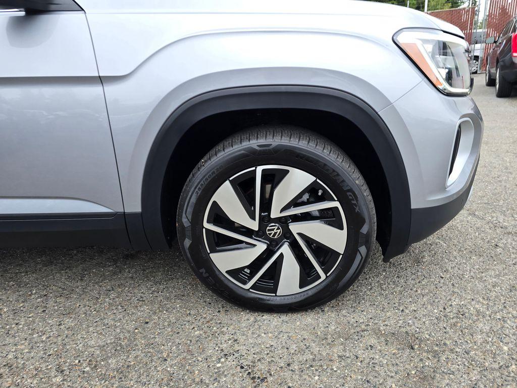 used 2024 Volkswagen Atlas car, priced at $30,955