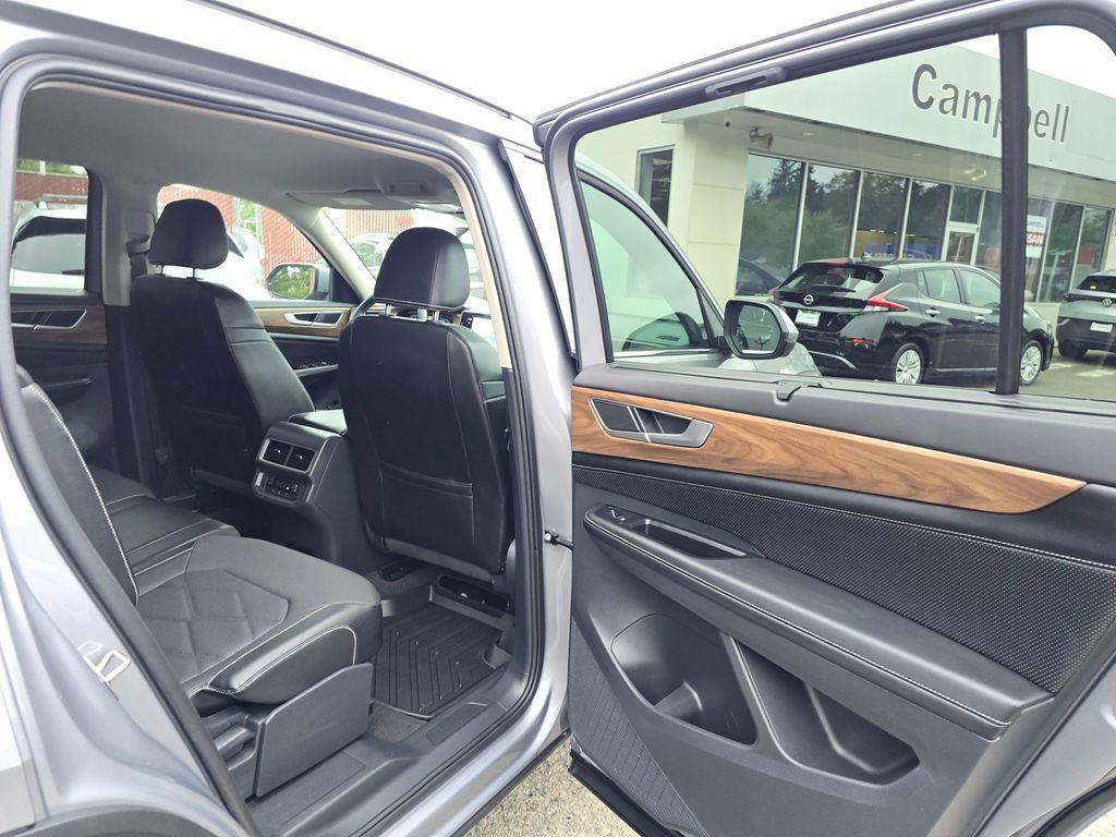 used 2024 Volkswagen Atlas car, priced at $30,955