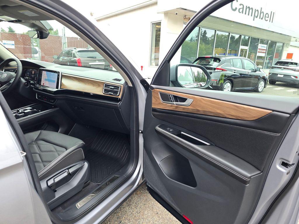 used 2024 Volkswagen Atlas car, priced at $30,955