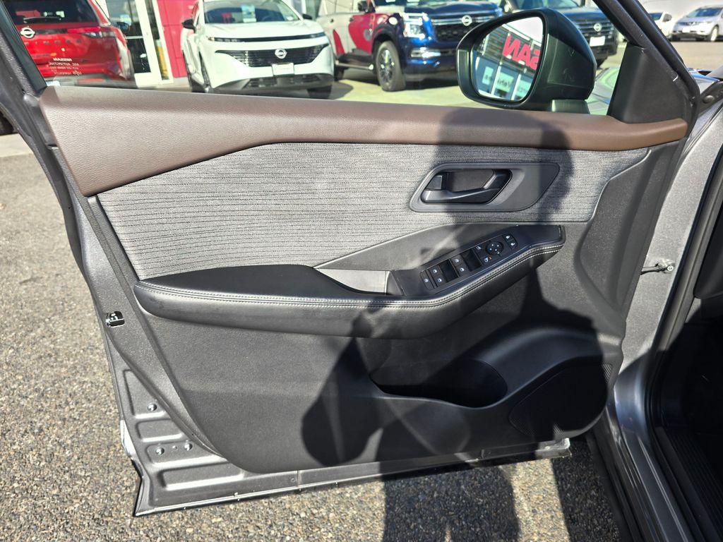 used 2025 Nissan Rogue car, priced at $25,950