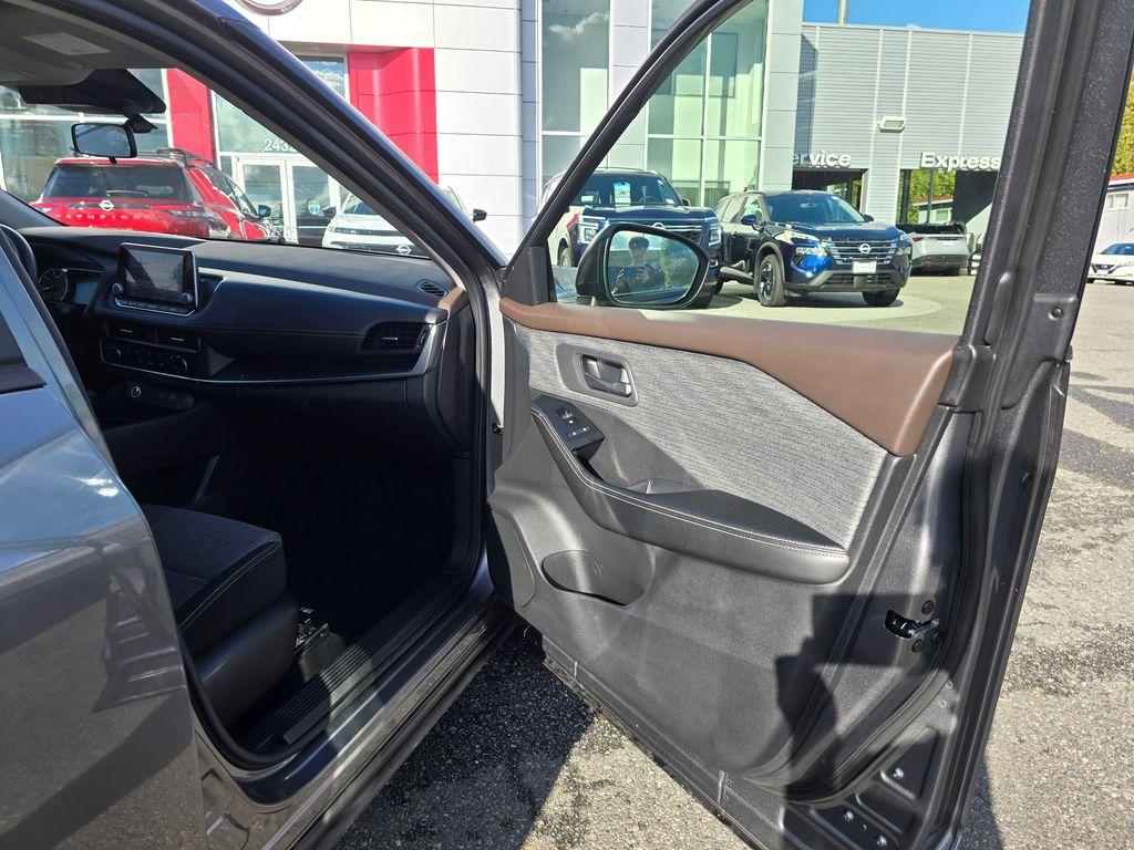 used 2025 Nissan Rogue car, priced at $25,950