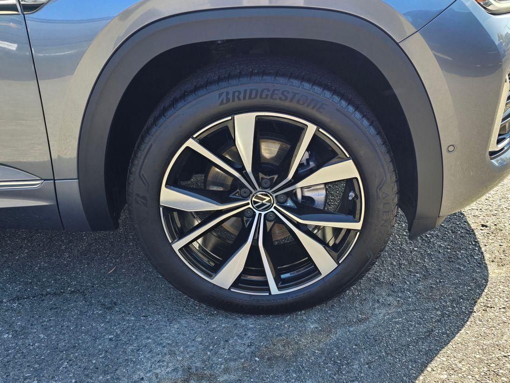 used 2025 Volkswagen Atlas car, priced at $41,955
