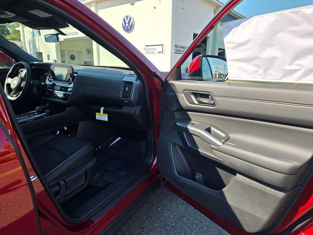 new 2025 Nissan Pathfinder car, priced at $44,479