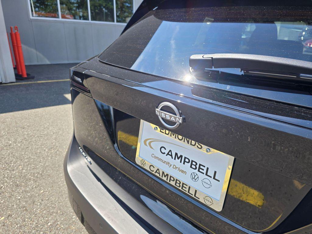 new 2025 Nissan Kicks car, priced at $27,706