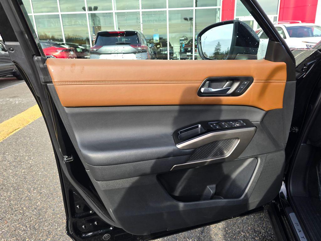 used 2023 Nissan Pathfinder car, priced at $35,950