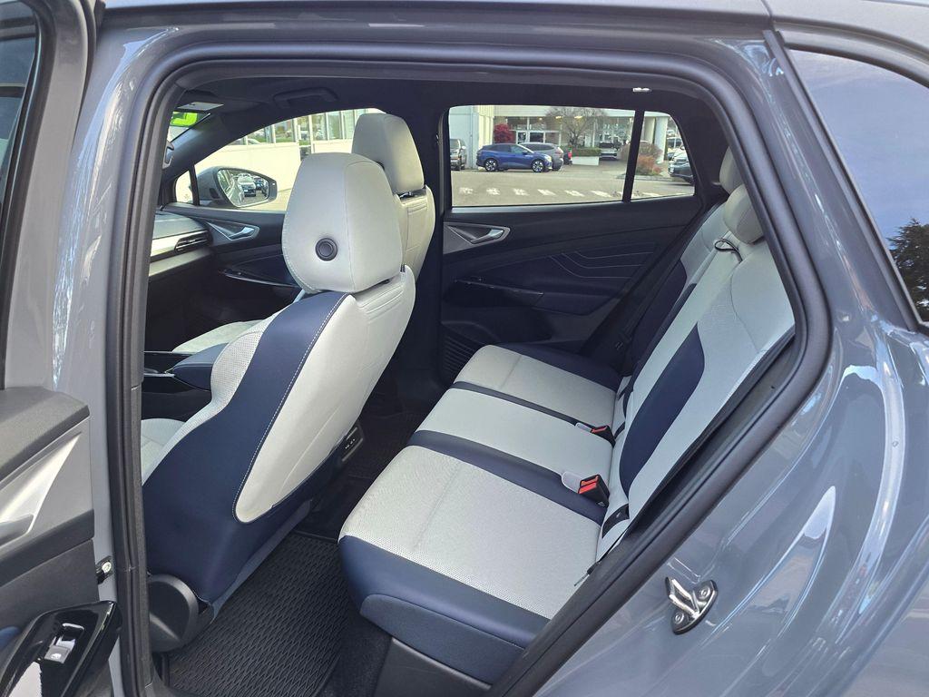 used 2025 Volkswagen ID.4 car, priced at $35,950