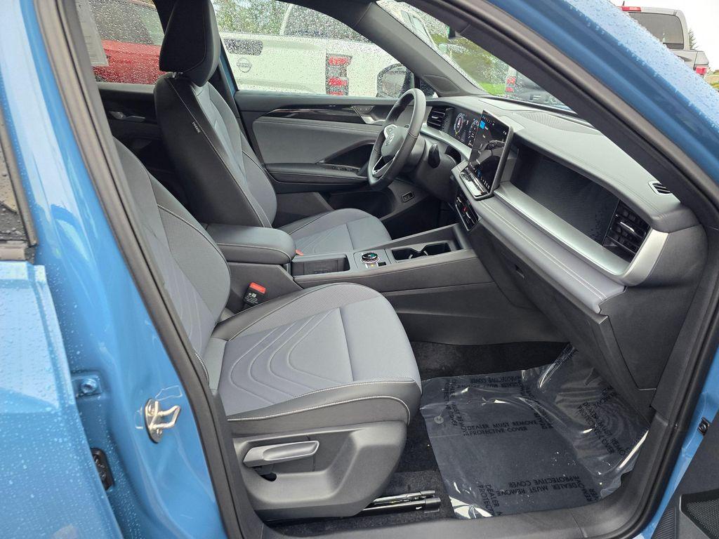 used 2025 Volkswagen Tiguan car, priced at $35,950