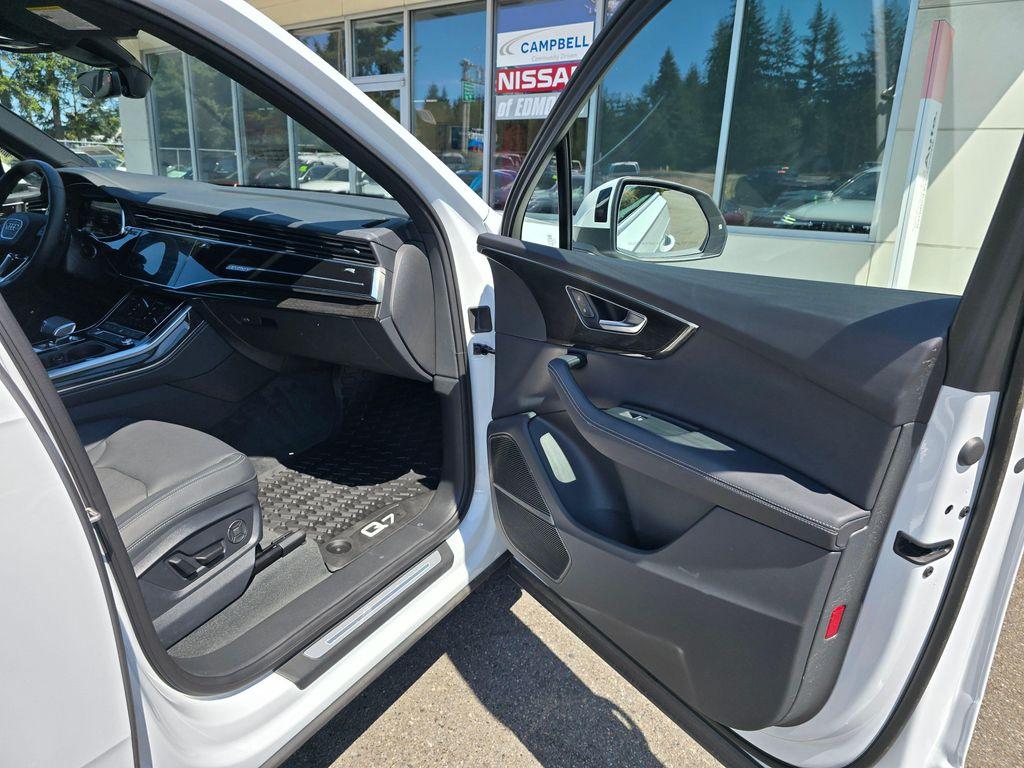 used 2025 Audi Q7 car, priced at $55,455