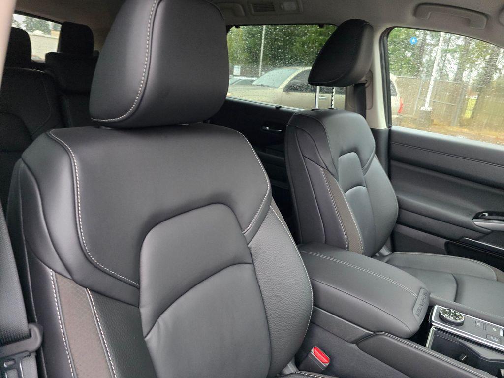 new 2025 Nissan Pathfinder car, priced at $44,536