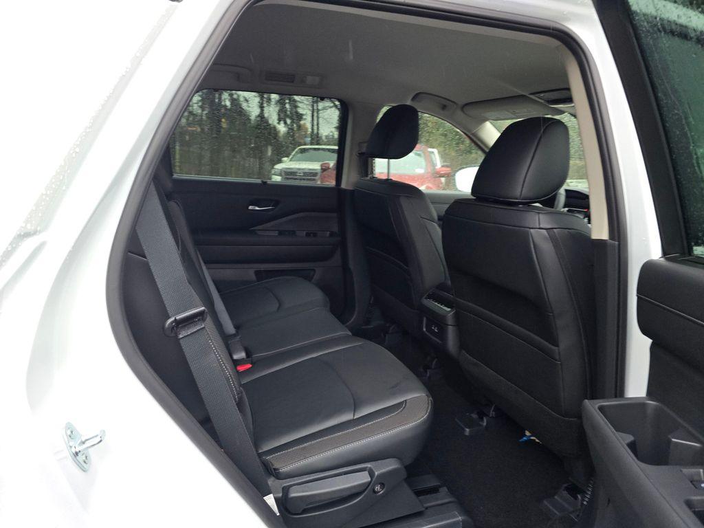 new 2025 Nissan Pathfinder car, priced at $44,536