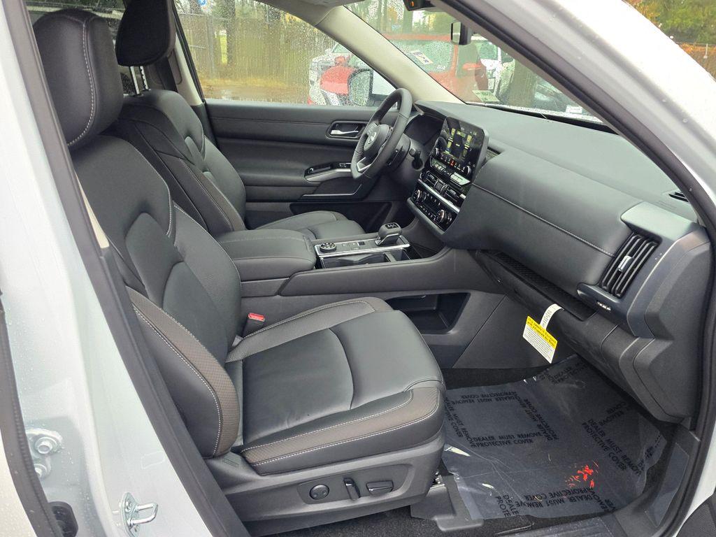 new 2025 Nissan Pathfinder car, priced at $44,536