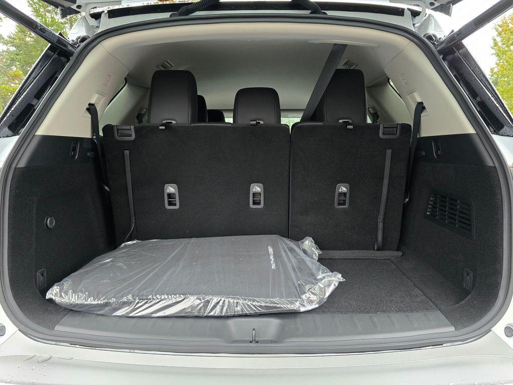 new 2025 Nissan Pathfinder car, priced at $44,536