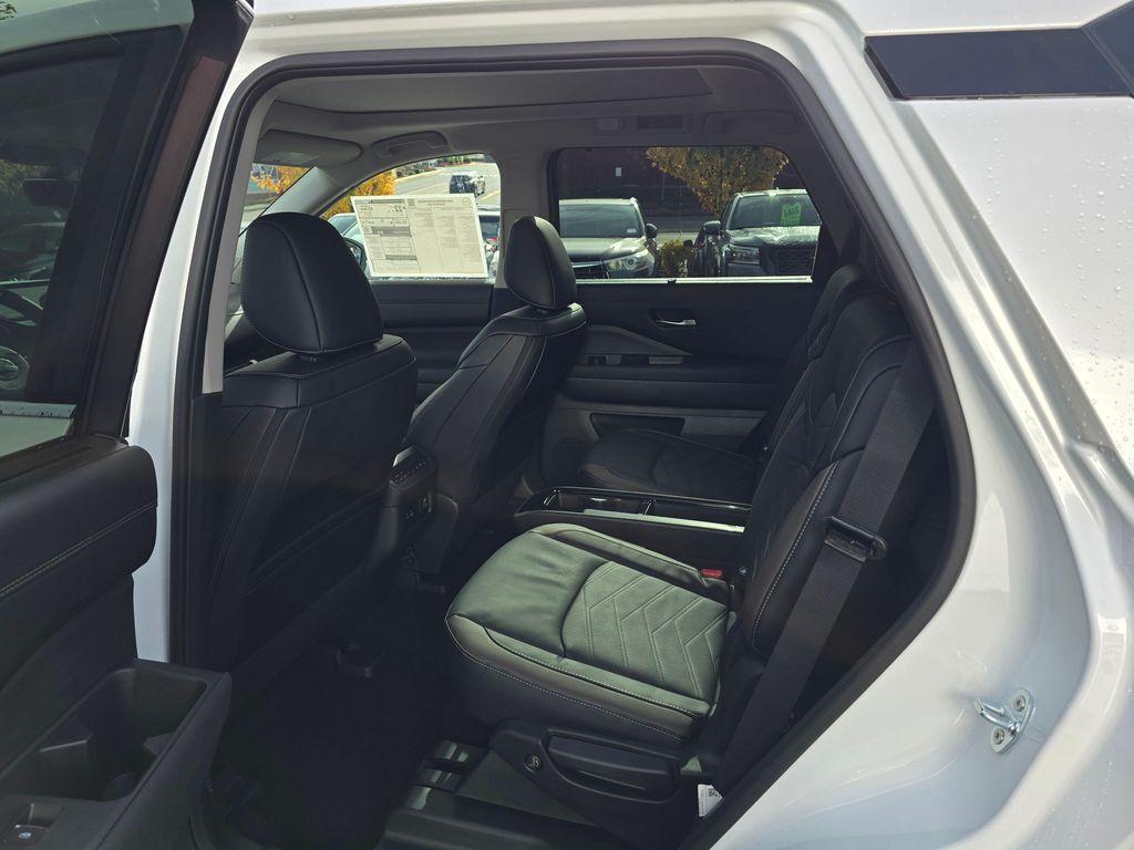 new 2025 Nissan Pathfinder car, priced at $51,599