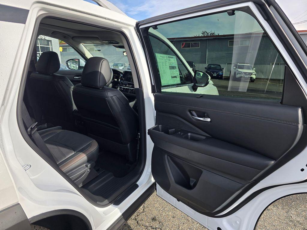 new 2025 Nissan Pathfinder car, priced at $51,599