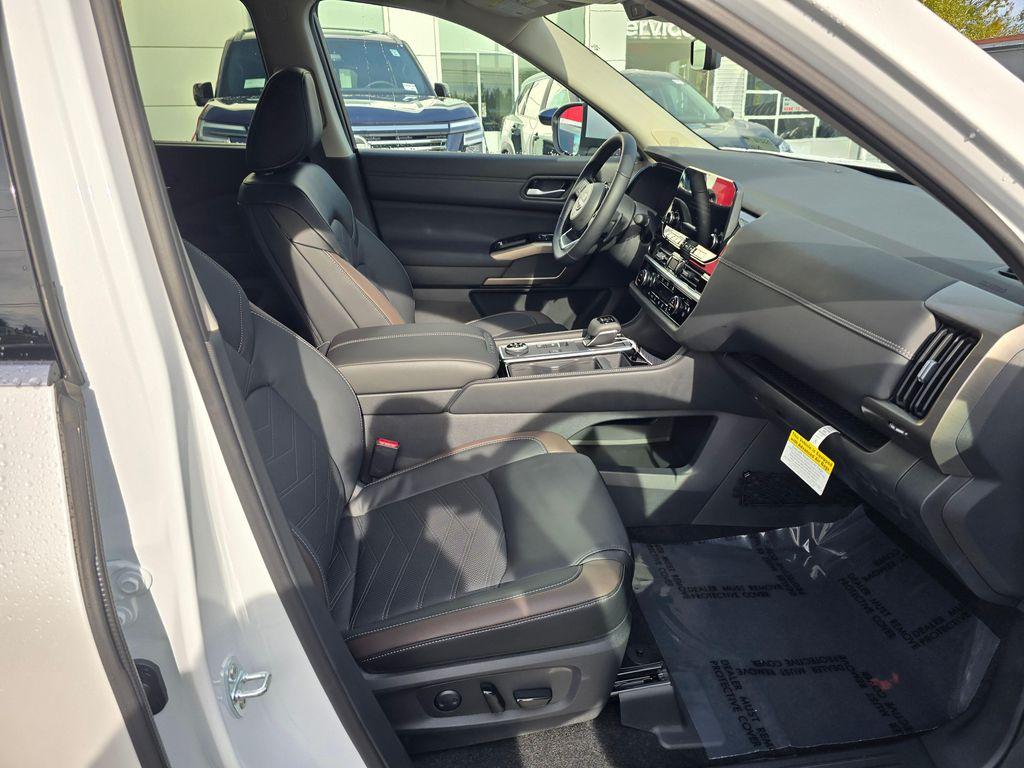 new 2025 Nissan Pathfinder car, priced at $51,599