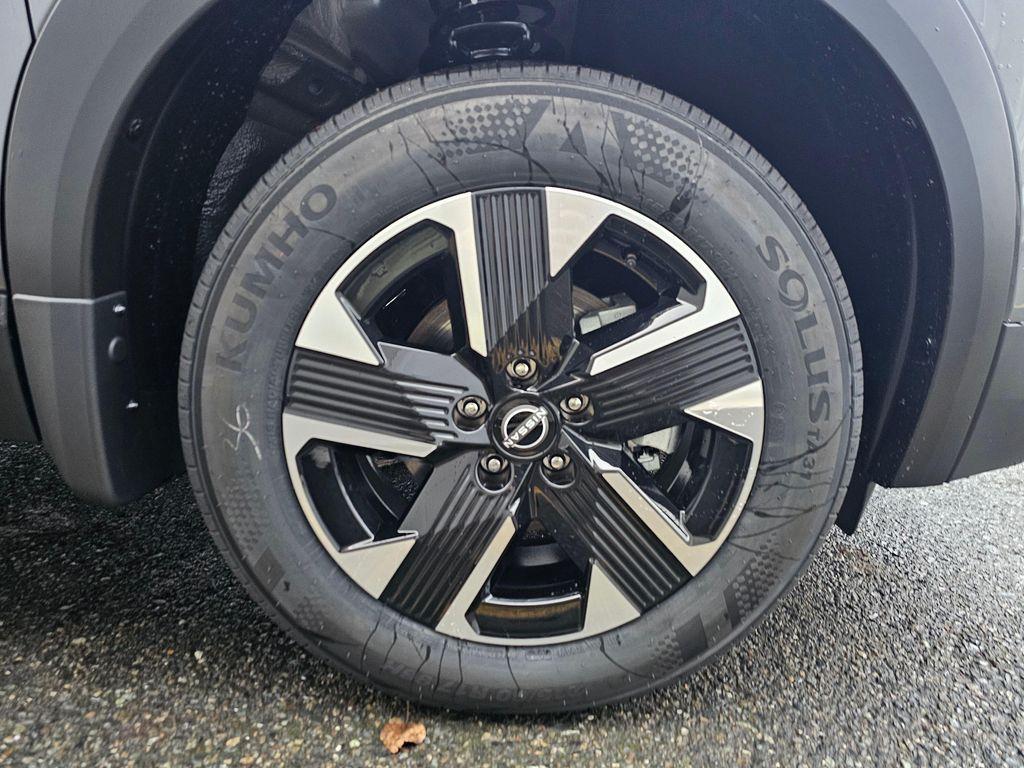 new 2025 Nissan Kicks car, priced at $25,420