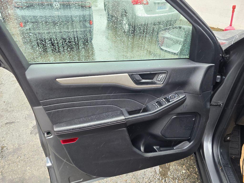 used 2022 Ford Escape car, priced at $17,950