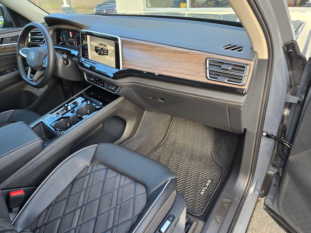used 2025 Volkswagen Atlas car, priced at $41,950