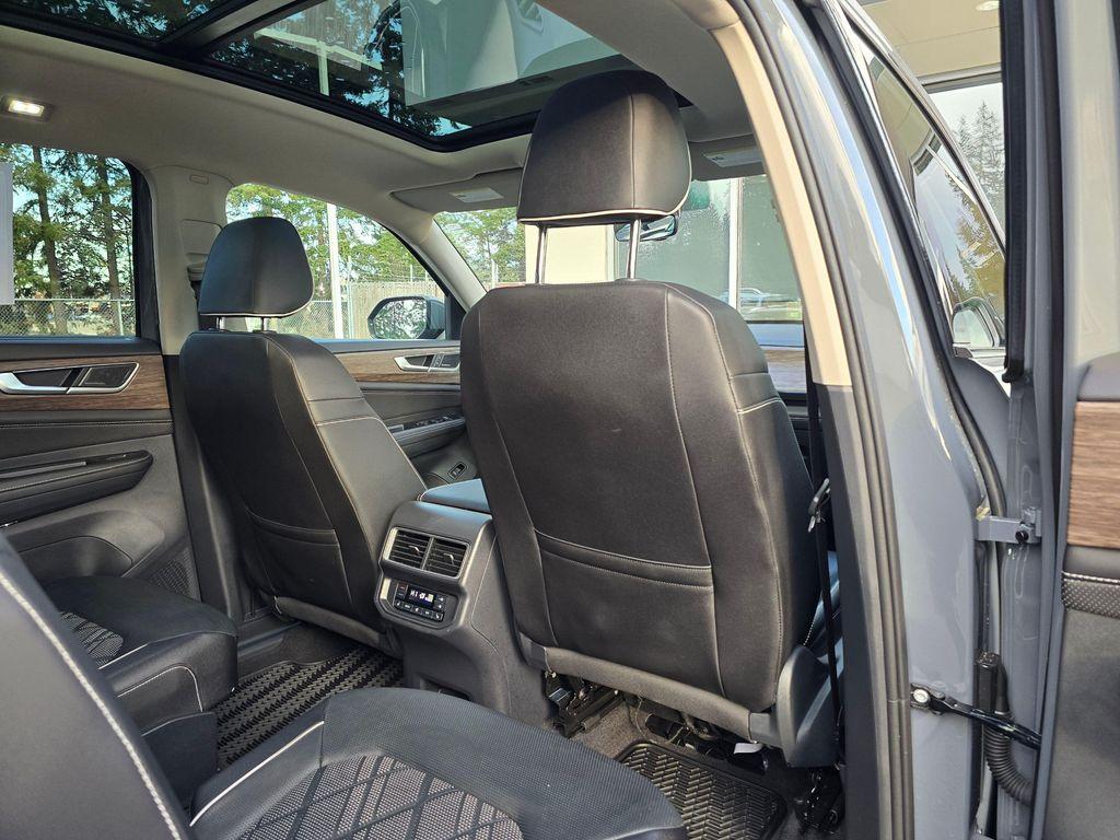 used 2025 Volkswagen Atlas car, priced at $41,950