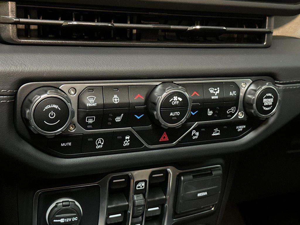 new 2025 Jeep Wrangler car, priced at $57,335