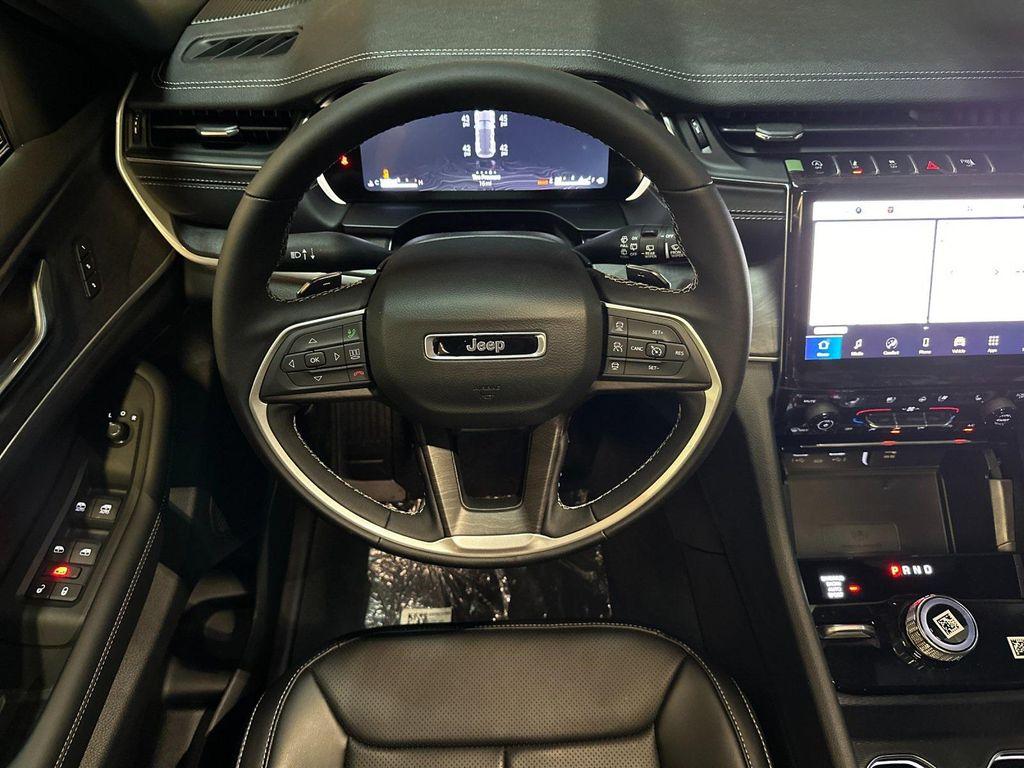 new 2025 Jeep Grand Cherokee car, priced at $47,760