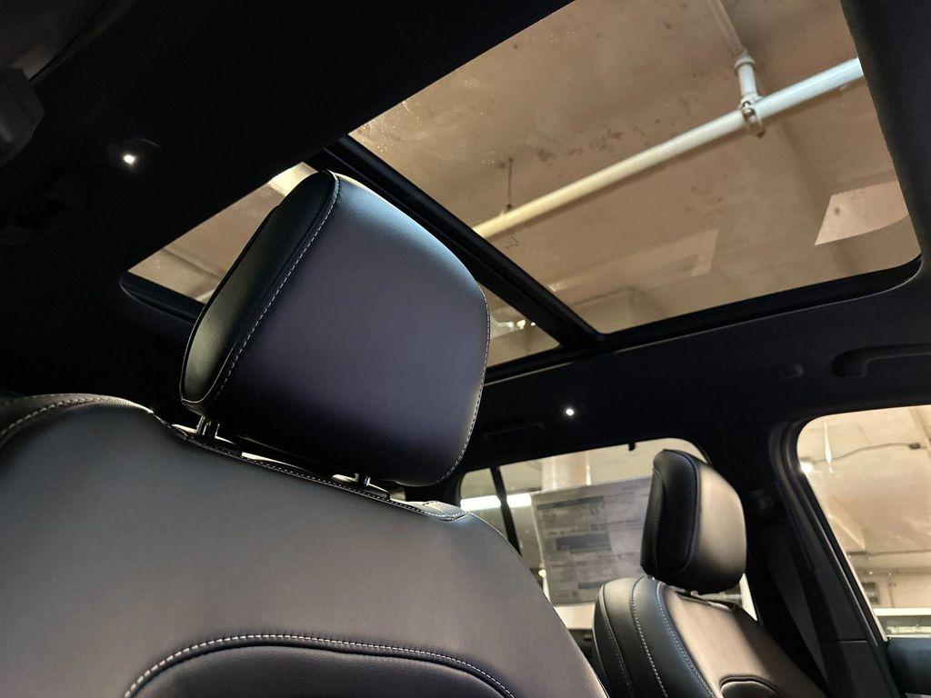 new 2025 Jeep Grand Cherokee car, priced at $47,760