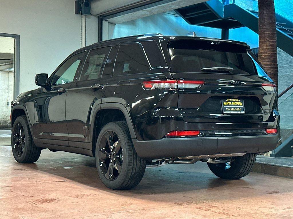 new 2025 Jeep Grand Cherokee car, priced at $47,760