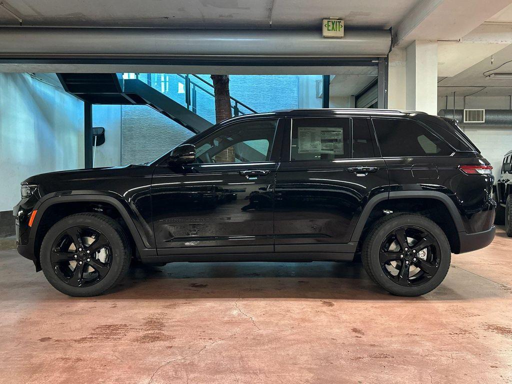new 2025 Jeep Grand Cherokee car, priced at $47,760