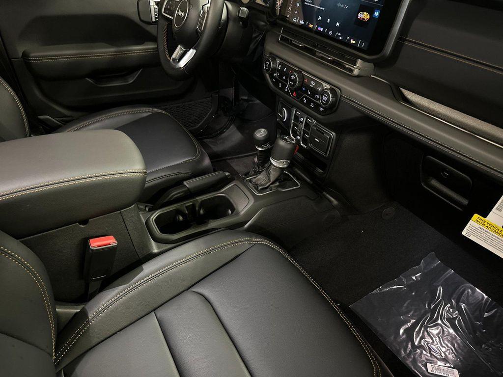 new 2025 Jeep Wrangler car, priced at $59,205