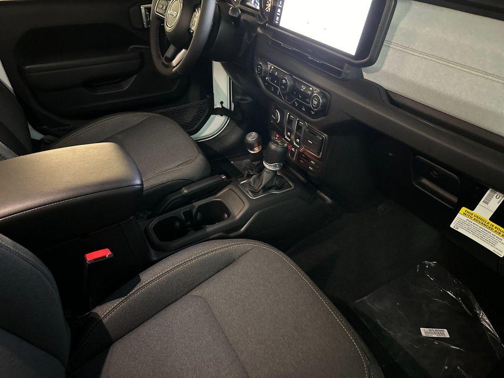 new 2025 Jeep Wrangler car, priced at $47,175