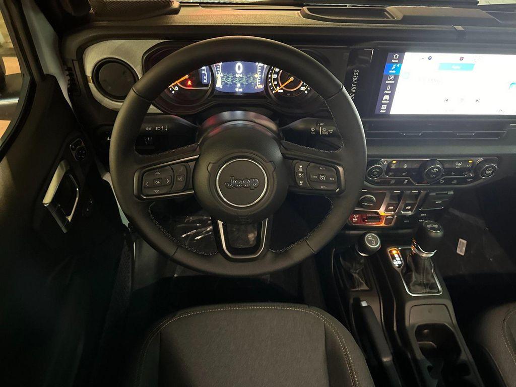 new 2025 Jeep Wrangler car, priced at $47,175