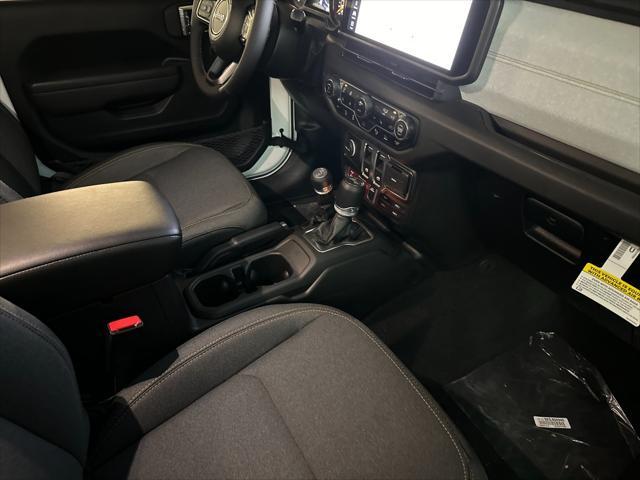 new 2025 Jeep Wrangler car, priced at $46,675