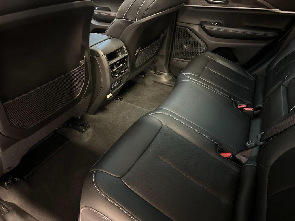 new 2025 Jeep Grand Cherokee car, priced at $50,615
